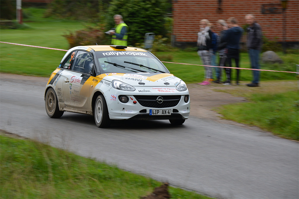 Ved mål var Jacob Madsen og Line Lykke Jensen over et minut foran deres værste konkurrent i klassen
(Foto: Opel)